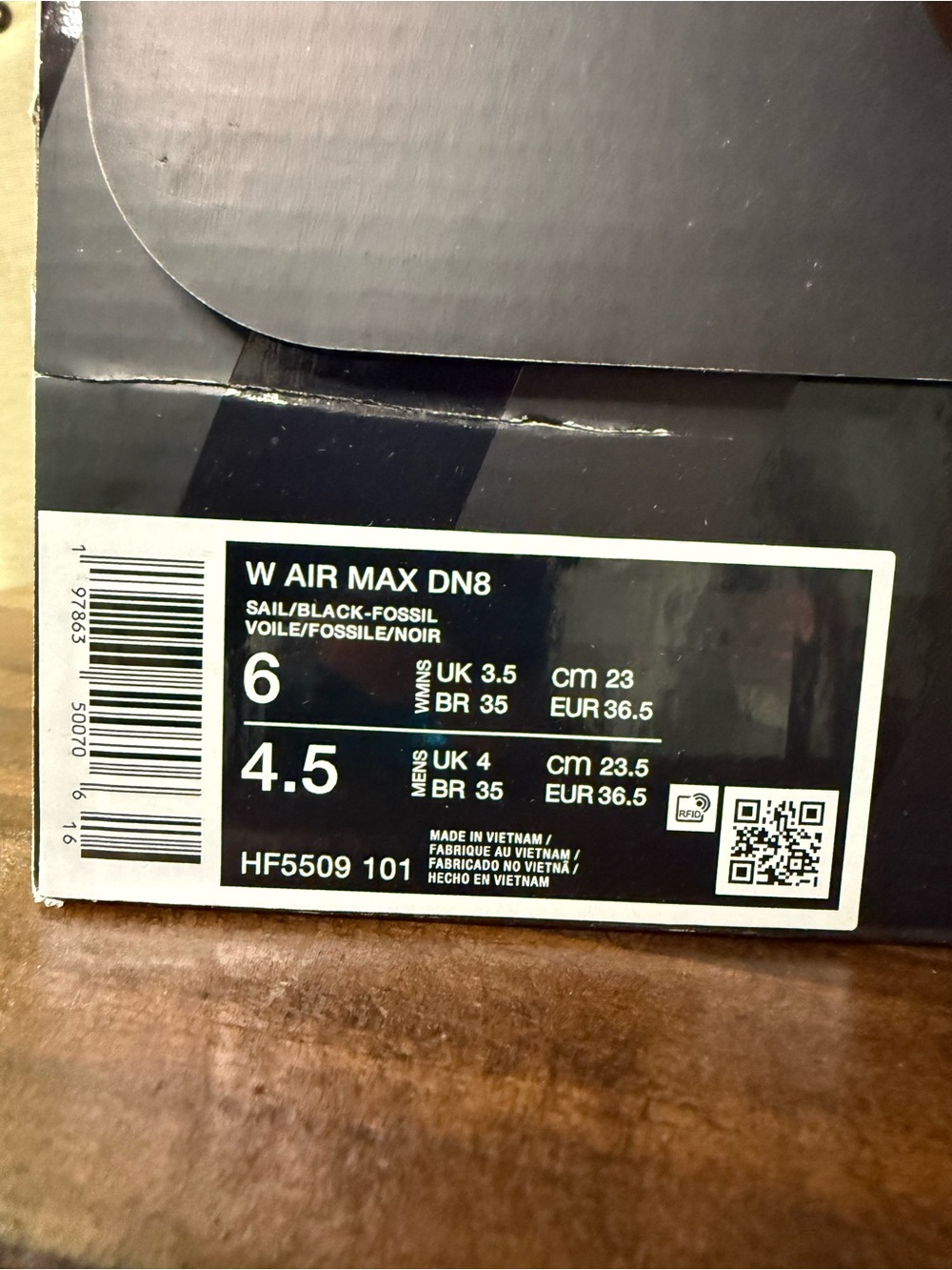 Nike Air Max DN8 Women’s Low Top Sneakers Sail/Black/Fossil HF5509-101 - Picture 3 of 3